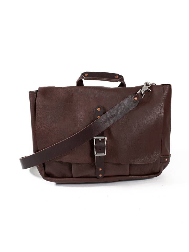 Borsa postale Bison John per la vendita all'ingrosso da parte di Earth and Hide