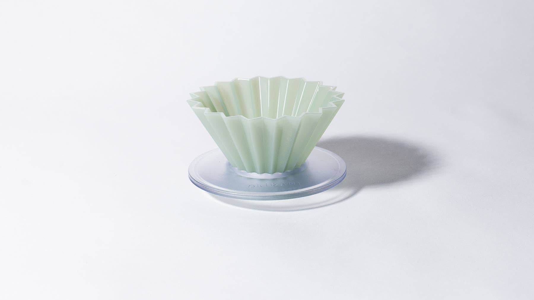 Slow Pour Supply - Wholesale Pour Over & Dripper - Air S Brewer Set -  Brewer + Filter + Holder1