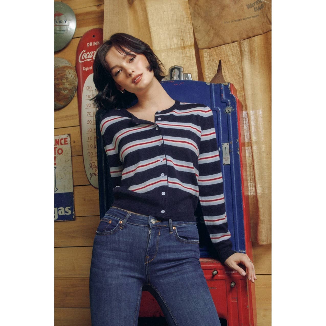 COMBINACIÓN AZUL MARINO/ROJO Cárdigan de rayas con botones Skyline de venta al por mayor en Faire7