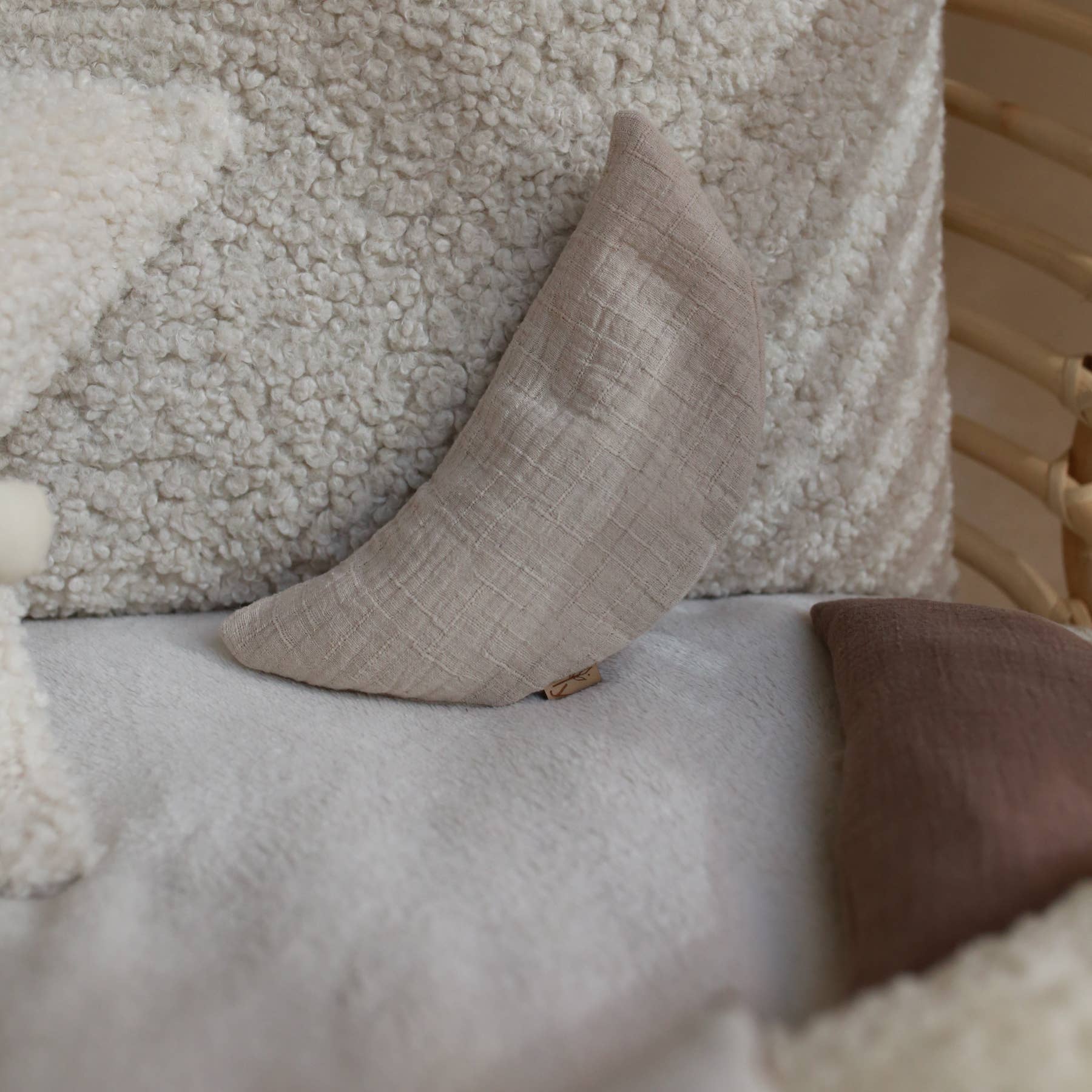 Babyly - Wholesale Hot/Cold Compress - Natural Cherry Pit Pillow Thermophore - semi-circle 6 colors0