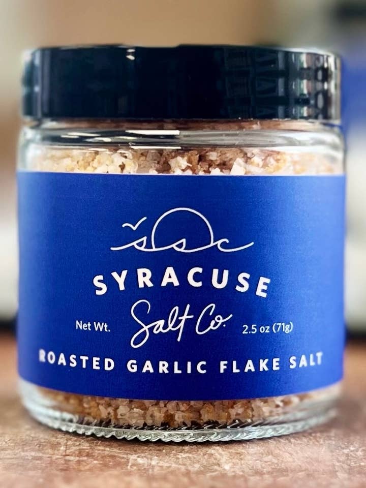 2.5 oz Roasted Garlic Flake Salt for wholesale by Syracuse Salt Company