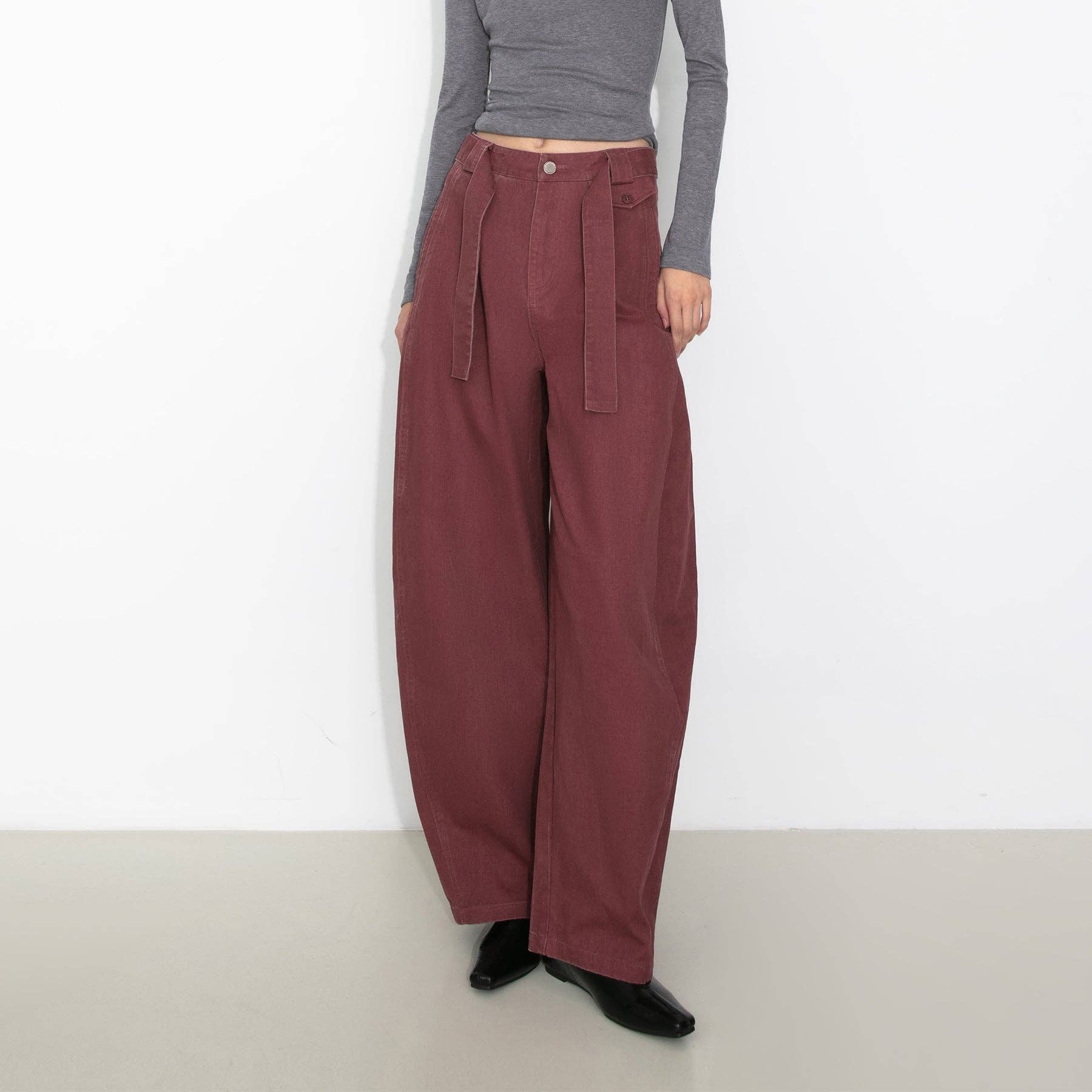 CUBIC - Vendita all'ingrosso Jeans - Donna - Pantaloni di jeans a gamba affusolata con cintura larga0