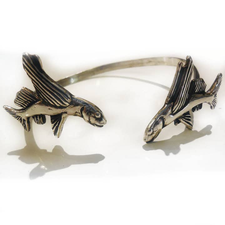 Bracelet manchette poisson volant en argent sterling pour la vente par Hi Octane | SilverBotanica