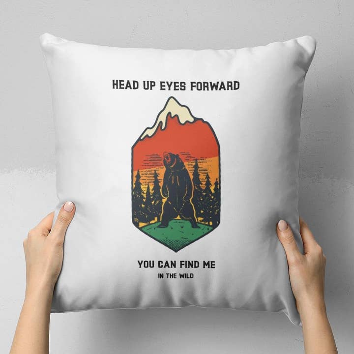 Huef Du kan finde mig i naturen//Ink-Fuzed kastepude for engroshandel hos DesignSkinz