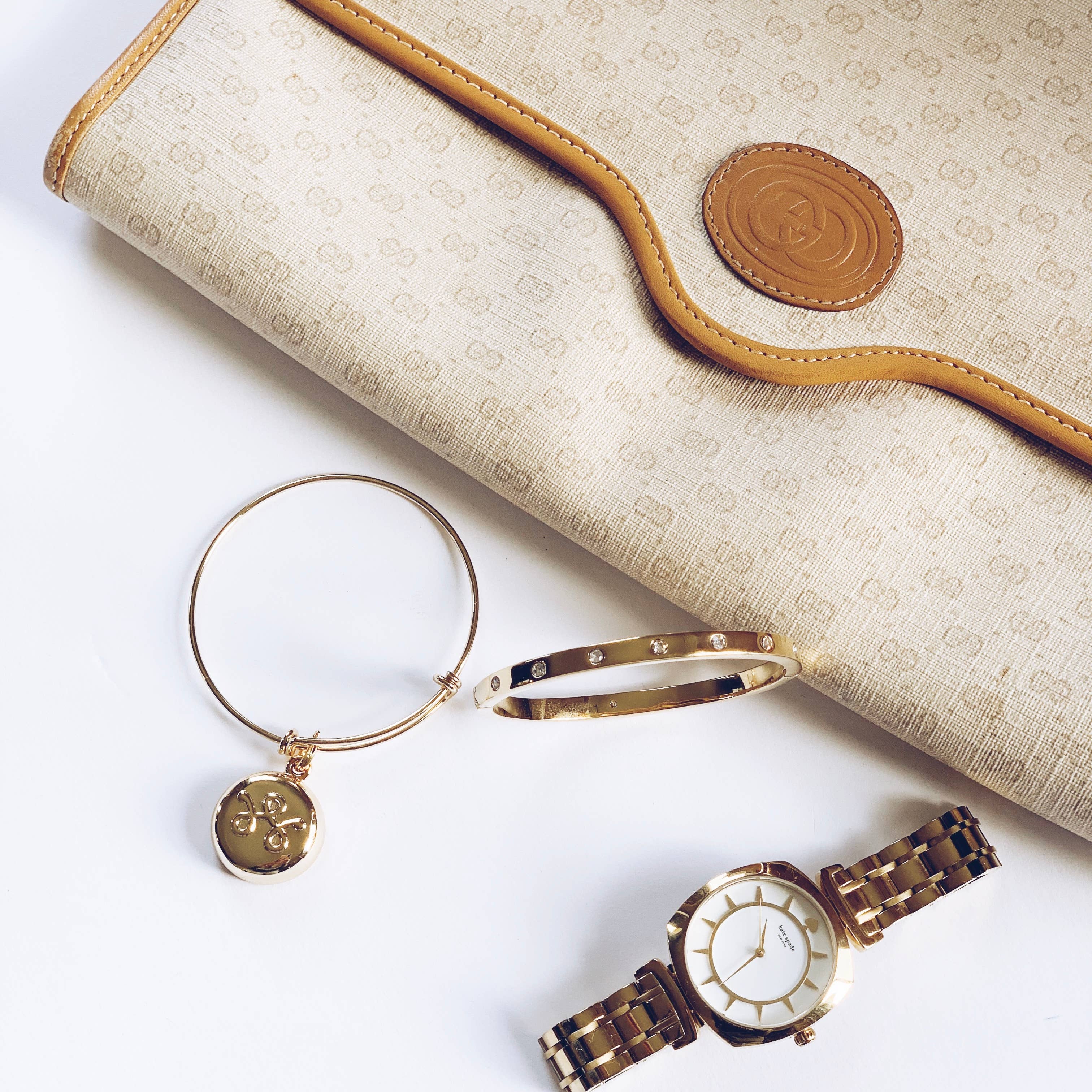 invisaWear - Wholesale Bangle Bracelet - Gold Expandable Bracelet5