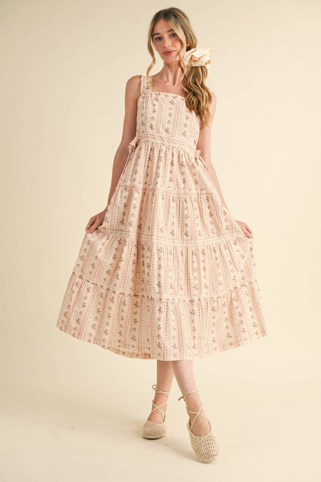 &MERCI - Wholesale Dress - Women's - RUFFLED STRAP FLORAL MIDI DRESS WITH SIDE TYING BOWS MDR358631