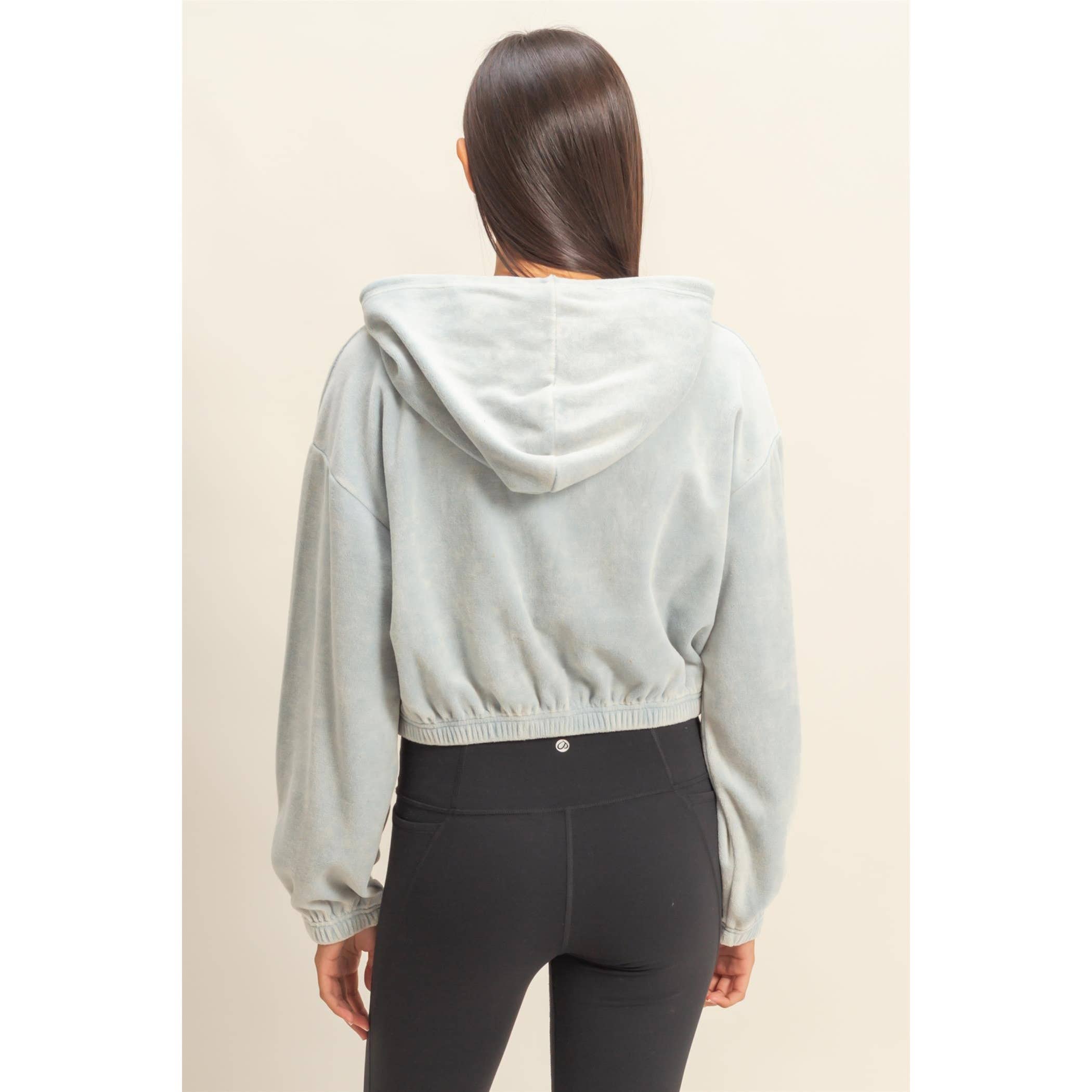 HYFVE – Engroshandel Hoodie – Kvinder – Beskåret velour hættetrøje3