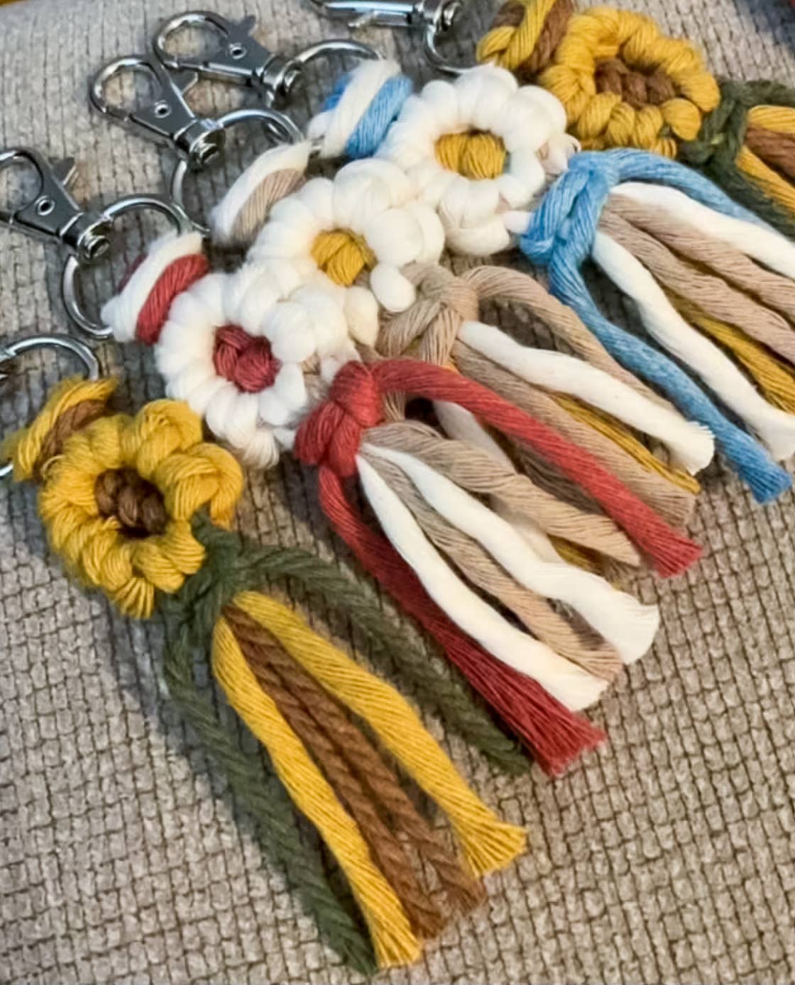 Knotty Mama Studios - Wholesale Keychain - Women's - Mini Flower Keychains0