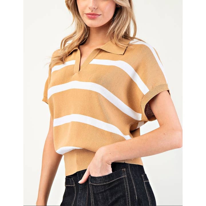 Haut à manches courtes à col en V rayé 11322 pour la vente par Coloring You