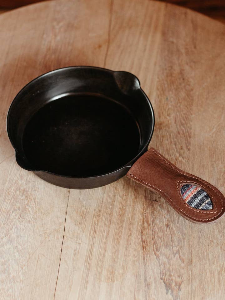 WHOLESALE CAST IRON SKILLET HANDLE COVER (BUNDLE OF 6) for wholesale by Crossbow Leather
