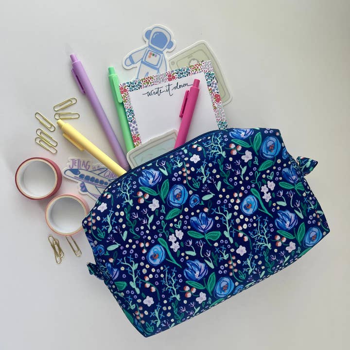 Anna Whitham Co. - Wholesale Pouch - Women's - Alison Floral Zipper Pouch | Zipper Bag | Floral Organizer