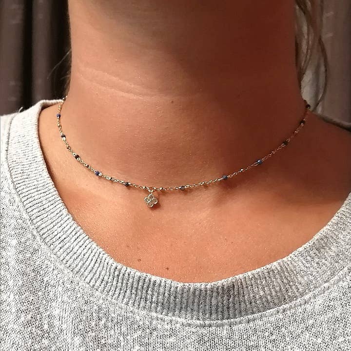 Halsband med fyrklöver och zirkon i guldbeläggning på kedja av rostfritt stål för wholesale av Clary Scott Paris