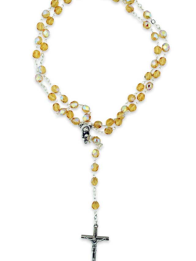 Kristallbärnsten rosenkrans med Madonna och barnens mittstycke för wholesale av Village Gift Importers