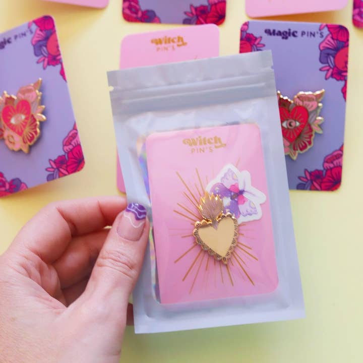 Poulette Magique - Wholesale Lapel Pin/Button - Maternity - Magic ex-voto pin2