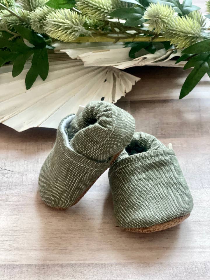 Trendy Baby Mocc Shop - Wholesale Booties - Baby - Sage Green Textured Baby Moccasins2