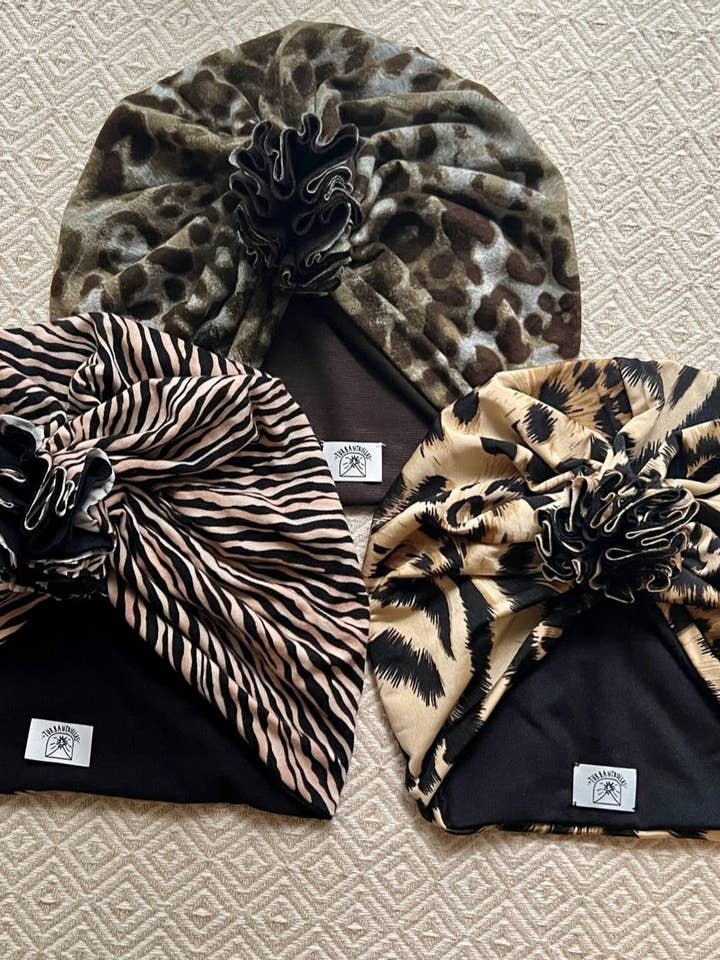 turbanti riciclati stampa animalier per la vendita all'ingrosso da parte di TURBANTRULLAS