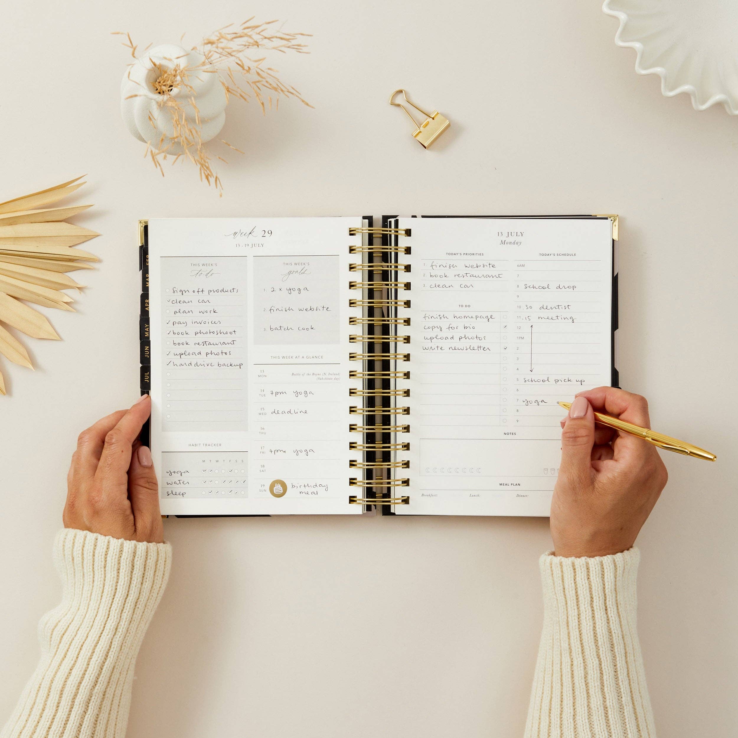 Blush And Gold - Wholesale Planner - 2026 Daily Planner - Flora II6