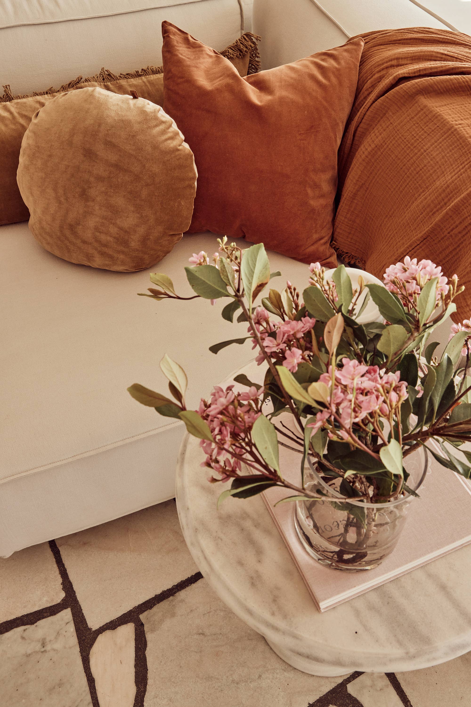 Saardé - Vendita all'ingrosso Cuscini decorativi - Cuscino rotondo in lino/velluto | Noce moscata5