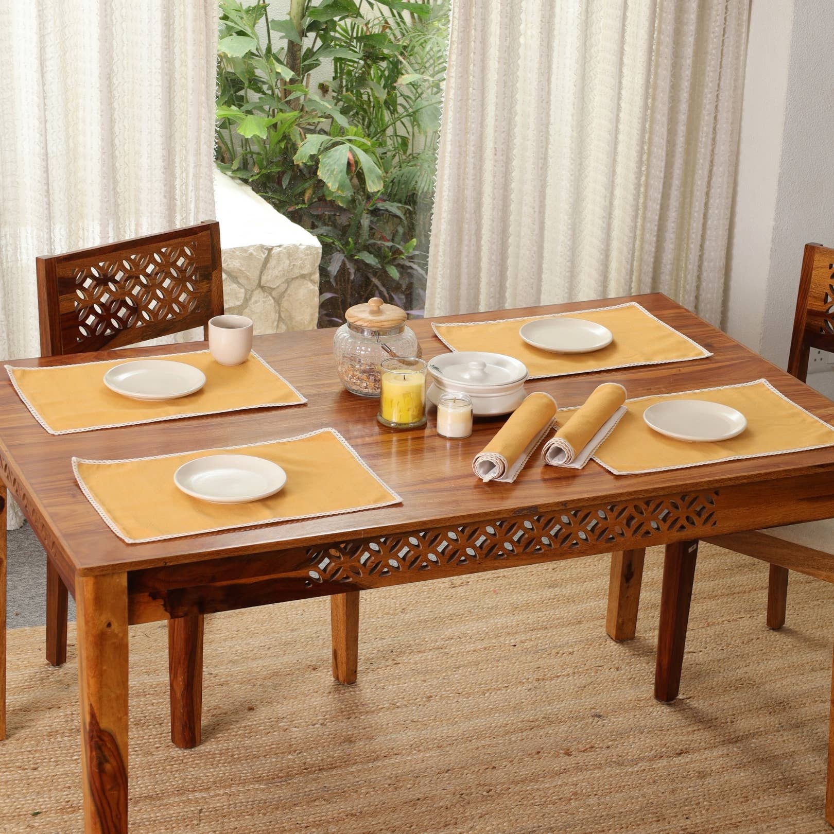 Mela Artisans - Vente Sets de table - Sets de table en crochet de coton moutarde et blanc cassé (30 cm x 45 cm)3