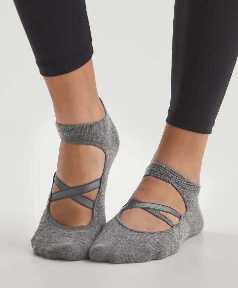 Belsize Activewear - Wholesale Socks - Women's - Yoga & Pilates grip socks bundle13