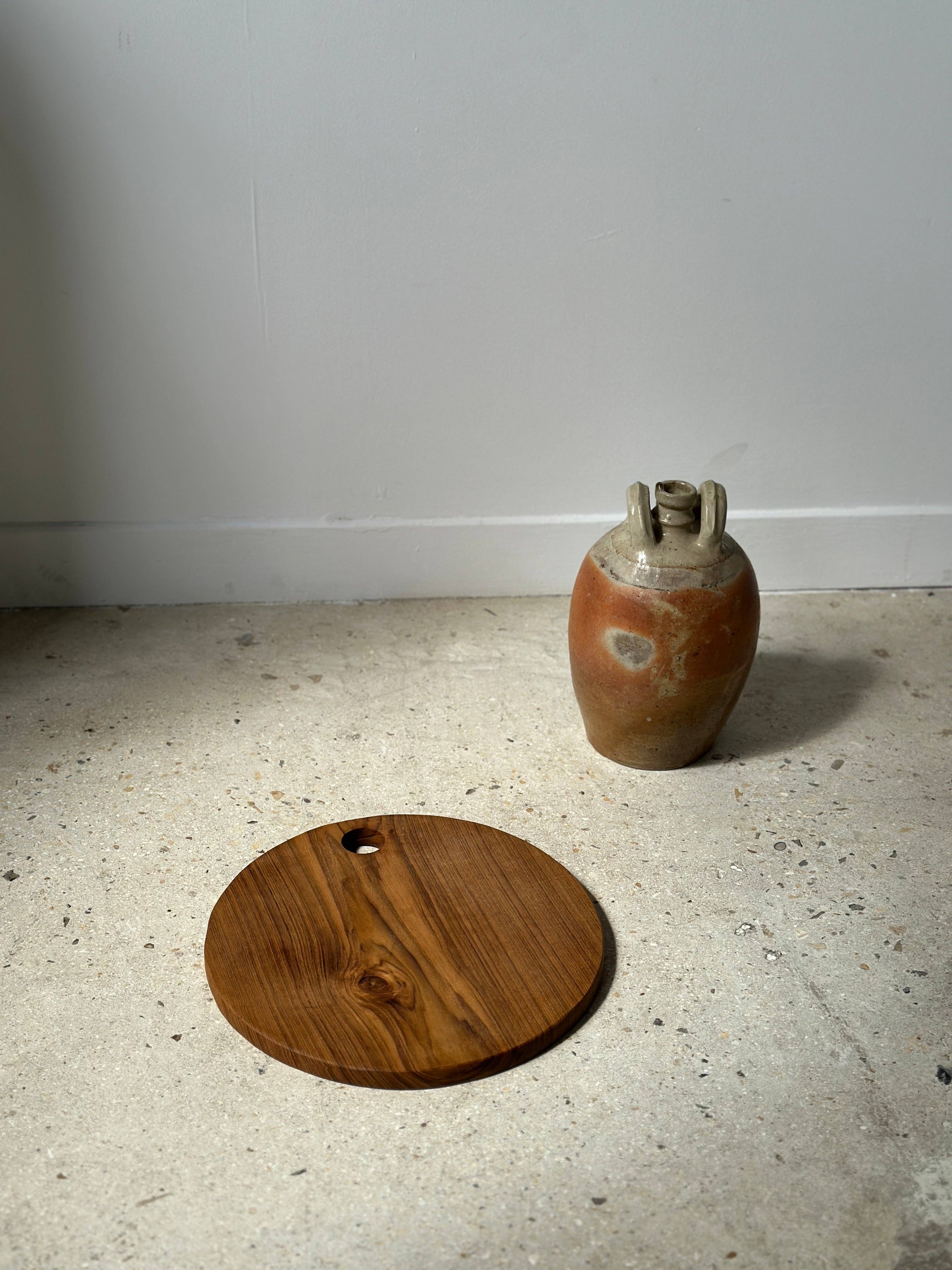 Office Objets – wholesale Skärbräda – Rund skärbräda i urholkad teak D:3056