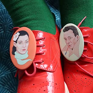 Spilla culturale Albert Camus per la vendita all'ingrosso da parte di ars in cute