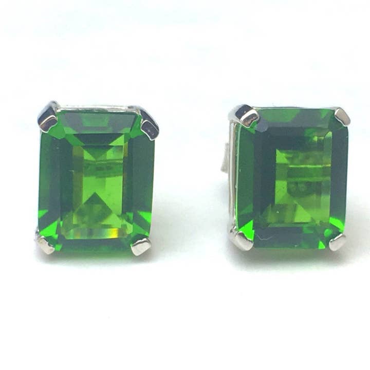 E40810P Mt St Helens Helenite Emerald Stud Earrings for wholesale by Twan Kee Jewelry