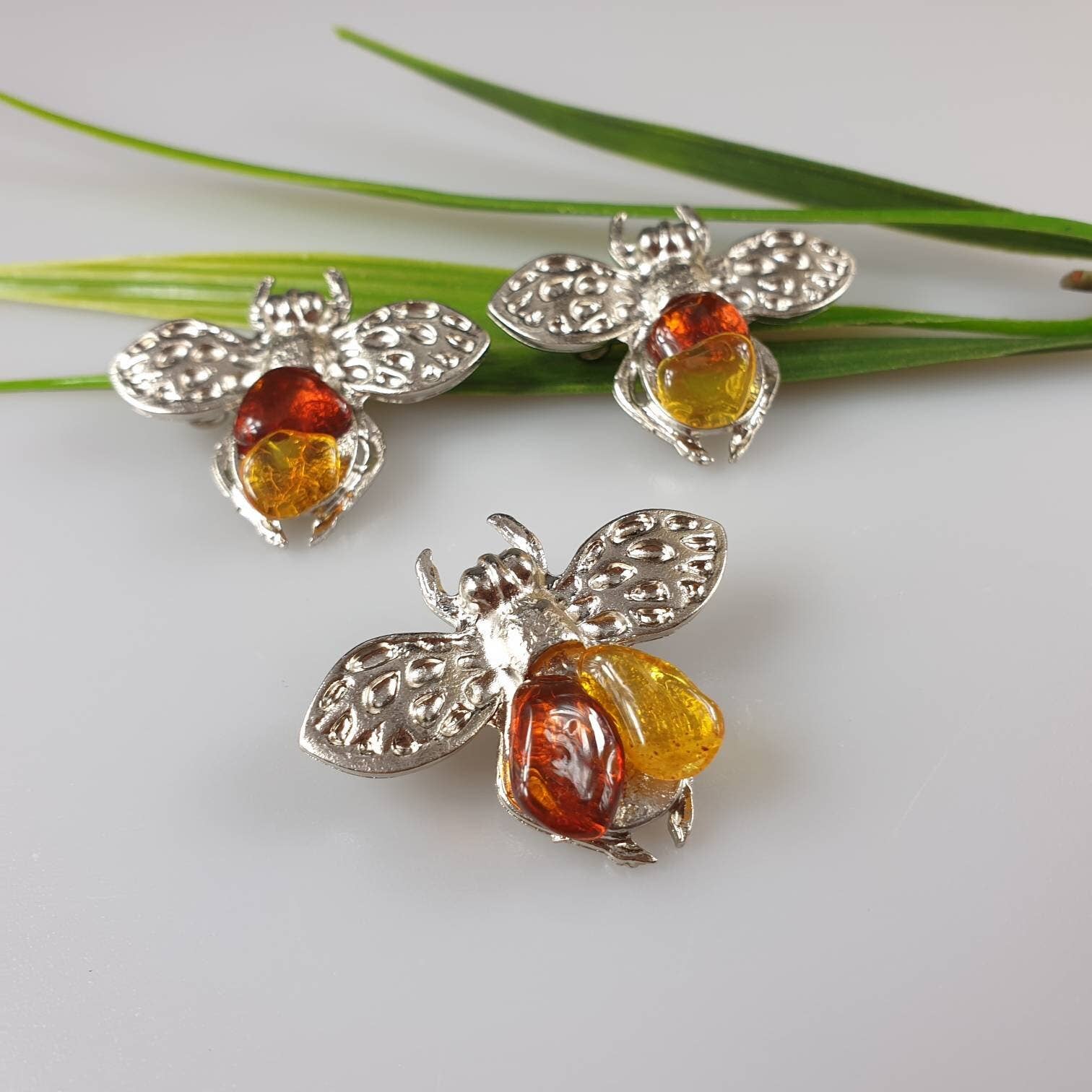 AmberLithuania - Vendita all'ingrosso Spille - Spilla ape-mosca con pietre d'ambra su base metallica3