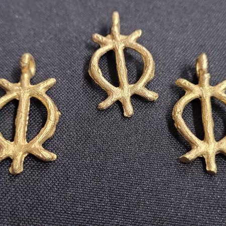 Aadampo African Beads - Wholesale Individual Charm/Pendant - Brass Adinkra Pendant - Wawa Aba Symbol