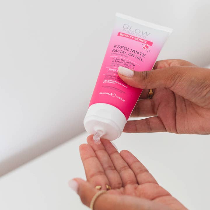 Soft&Co - Wholesale Facial Exfoliant/Scrub - Facial Exfoliator GLOW by Soft&Co 100ml1