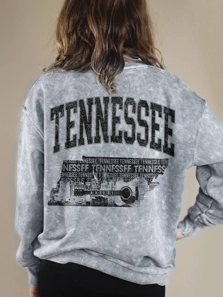 SWEAT-SHIRT À MOTIF MINÉRAL AVANT ET ARRIÈRE DE L'ÉTAT DU TENNESSEE pour la vente par Rustee Clothing