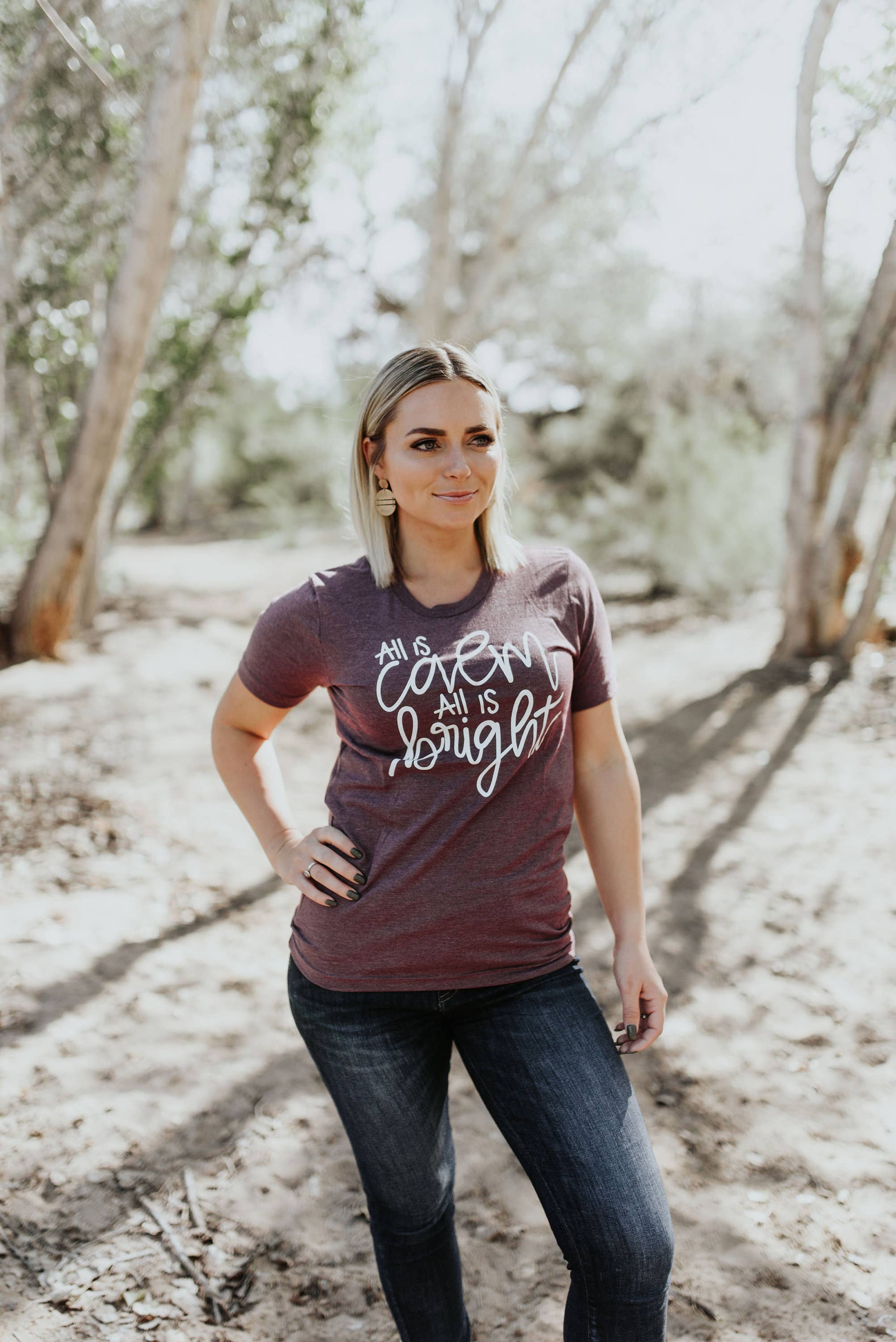 Amy Anne Apparel Inc - Vente T-shirt sérigraphié – femme - Tout est calme Tout est lumineux1