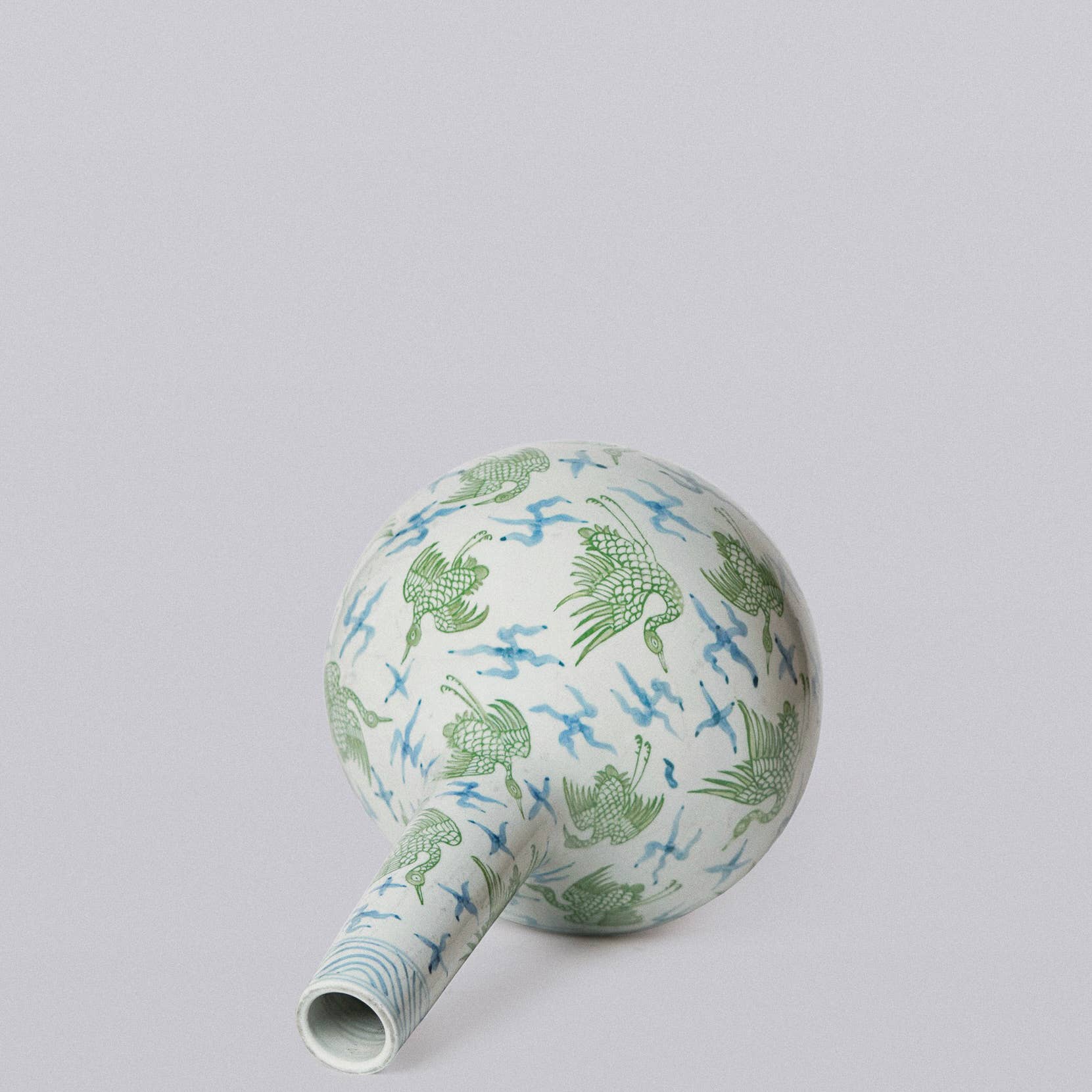Cobalt Guild - Vendita all'ingrosso Vasi - Vaso a globo in porcellana verde e blu con gru e nuvole1