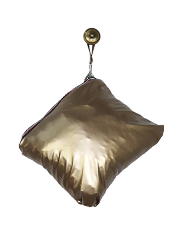 Attrait Paris - Venta al por mayor Cortavientos - Mujer - Cortavientos largo metálico con capucha y cremallera de colores Tallas grandes16