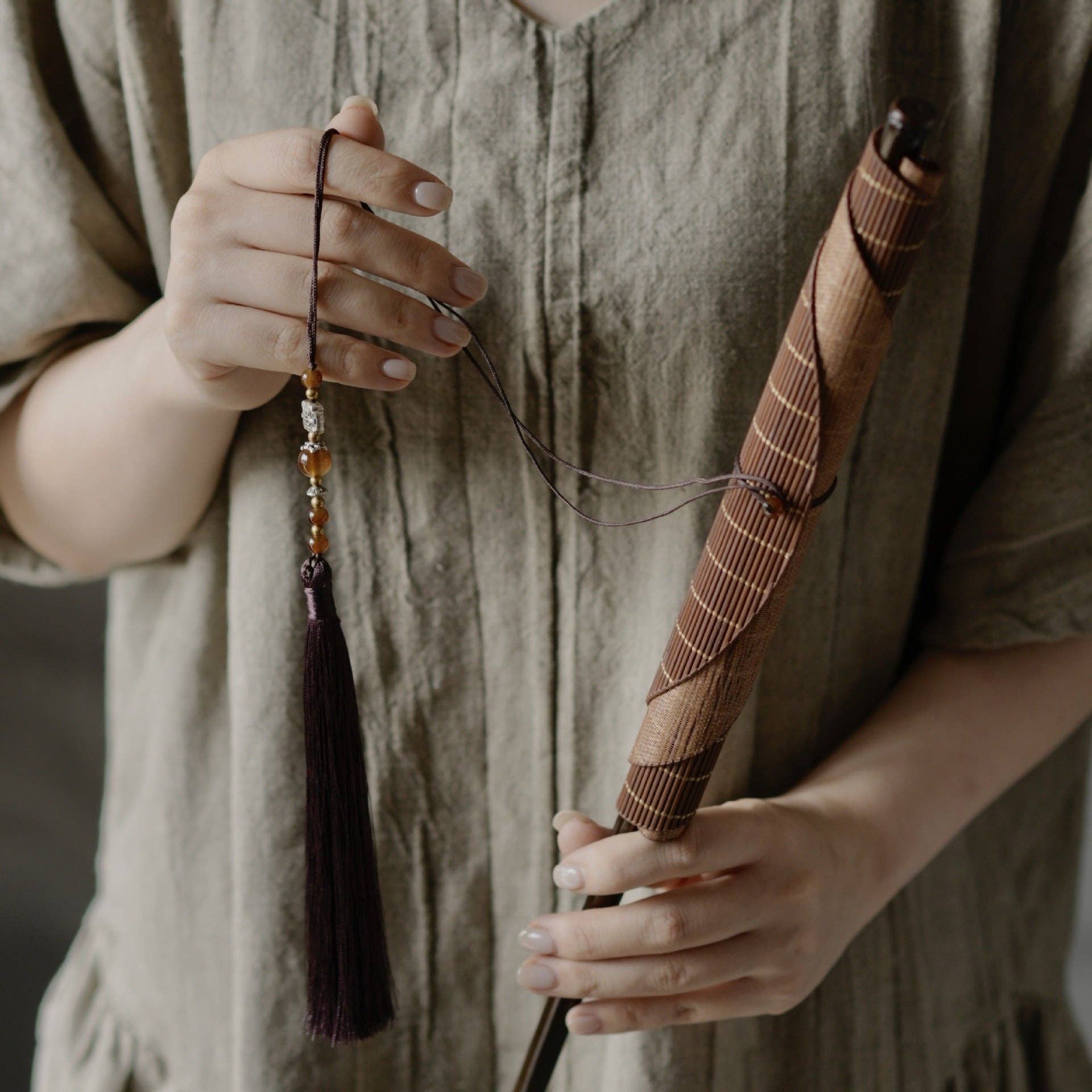 Gohobi （We cover U.S. import duties） - Wholesale Handheld Folding Fan - Gohobi Handwoven Bamboo Waist Fan2