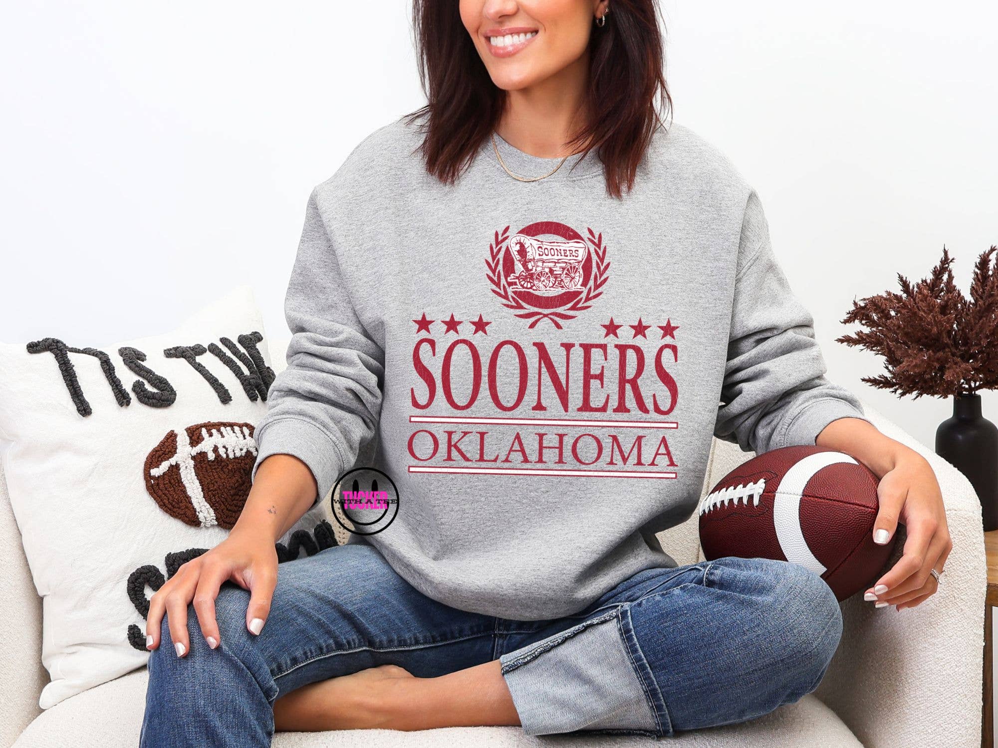 Tucker with a Tee - Wholesale Graphic Sweatshirt - Women's - Collegiate Style Oklahoma Sooners Crewneck0