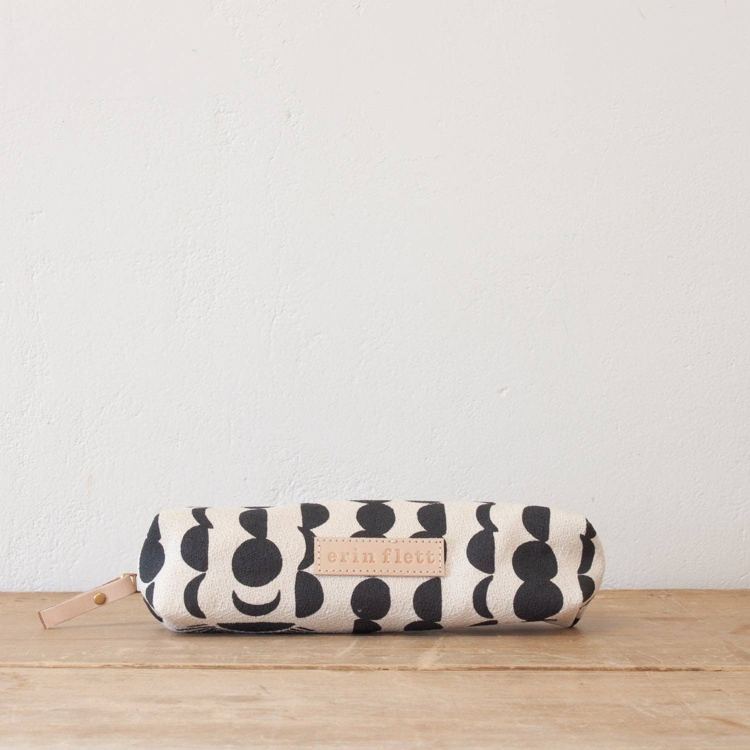 SVART BLIXTLÅS SLITEN SVART SOL + MÅNPENNA VÄSKA för wholesale på Faire3