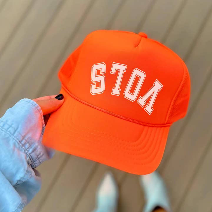 Boné de Caminhoneiro VOLS de Cabeça para Baixo | Boné de Equipa Desportiva na Moda por atacado de Hey Jude Graphic Tees