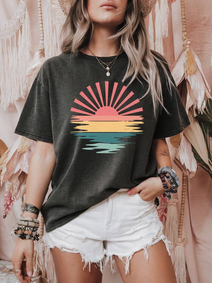 Chasseur de couchers de soleil pour la vente par Not So Plain Jane Tshirts