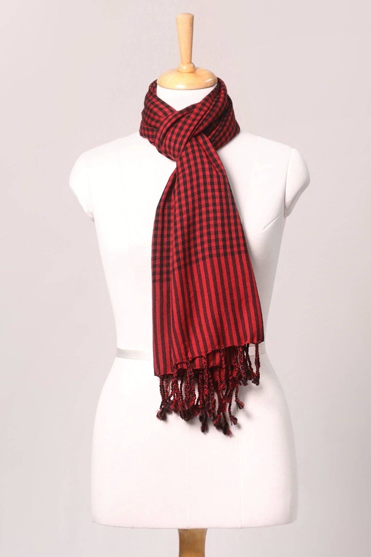 SVEZElife - Wholesale Scarf - Women's - Classic Gingham Woven Wool Scarf with Tassels - Red Black | SVEŽElife2
