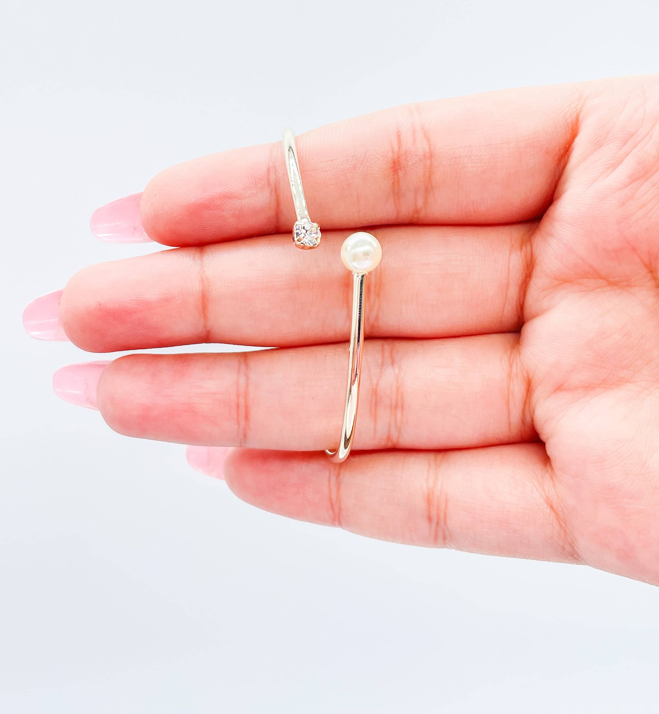 Milie - Vente Bracelet manchette - Bracelet Manchette Fin 18k GF avec Extrémités en Pierre et Perle4