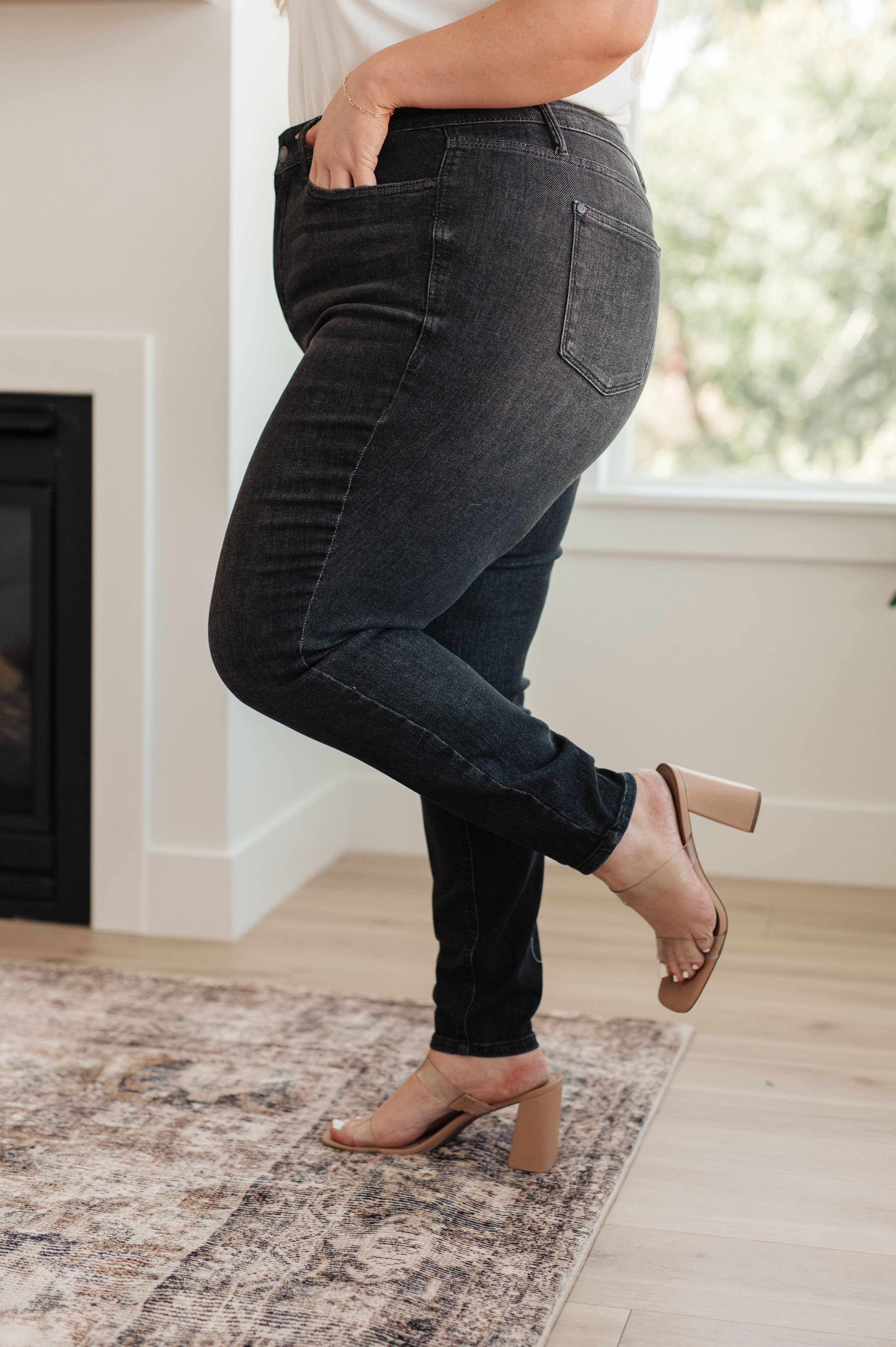 Avenue Wholesale - Vendita all'ingrosso Jeans - Donna - Jeans skinny Judy Blue High Rise Control Top in nero lavato3