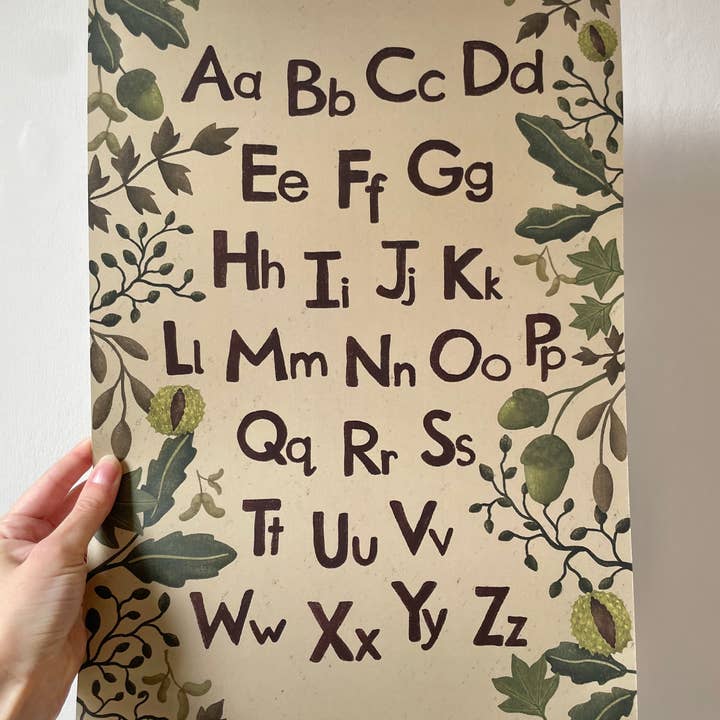 Rebecca Searl-Stevens – Impressão artística – Criança e bebé por atacado – Impressão do Alfabeto - Floresta Florestal1