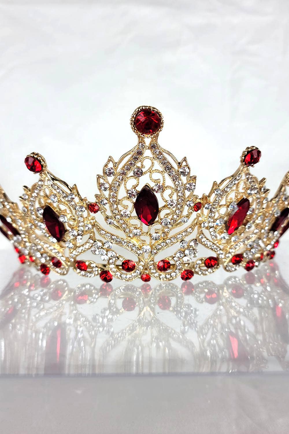Chicas - Wholesale Tiara - Women's - One Size Fits All Tiara With Jewels HT93324