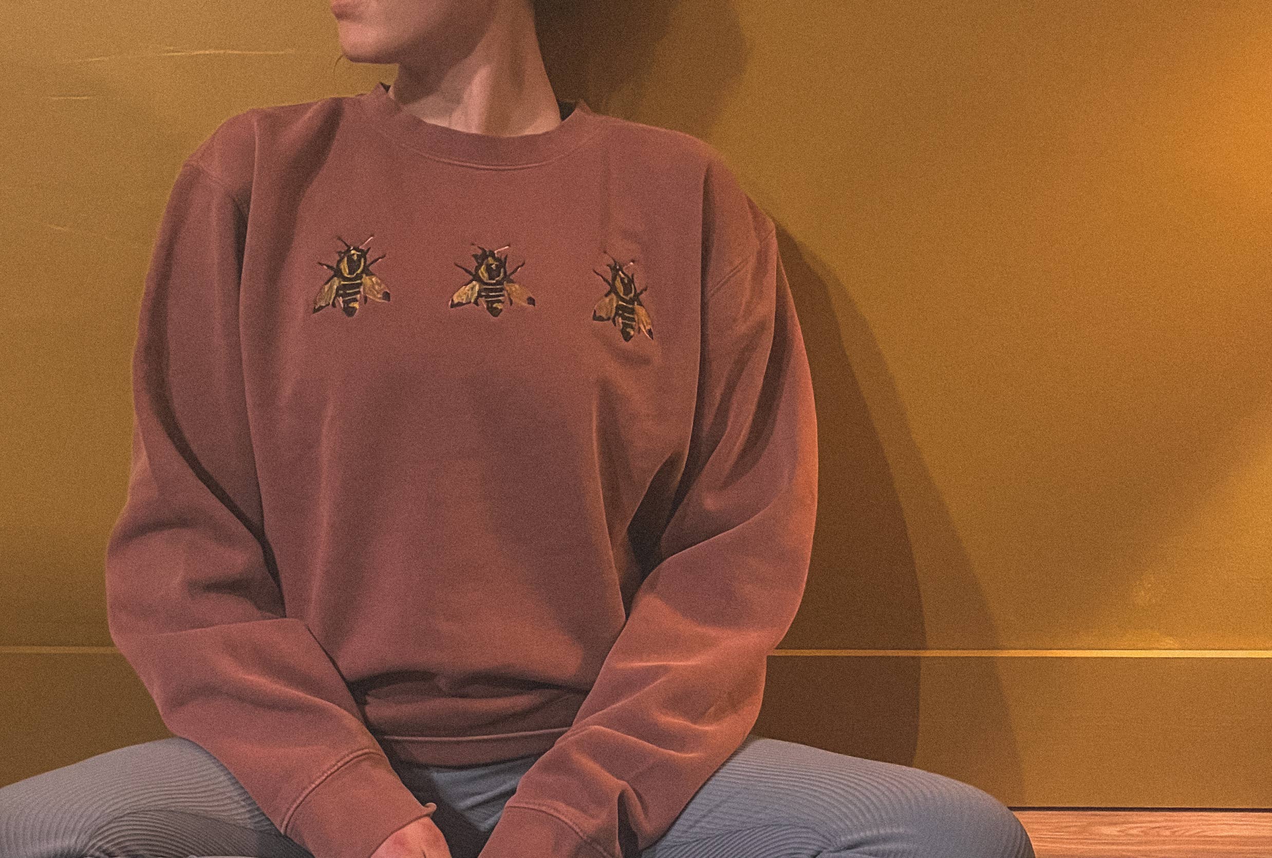 BrickandBarley - Wholesale Sweatshirt - Women's - Embroidered Bumble Bee Sweatshirt1