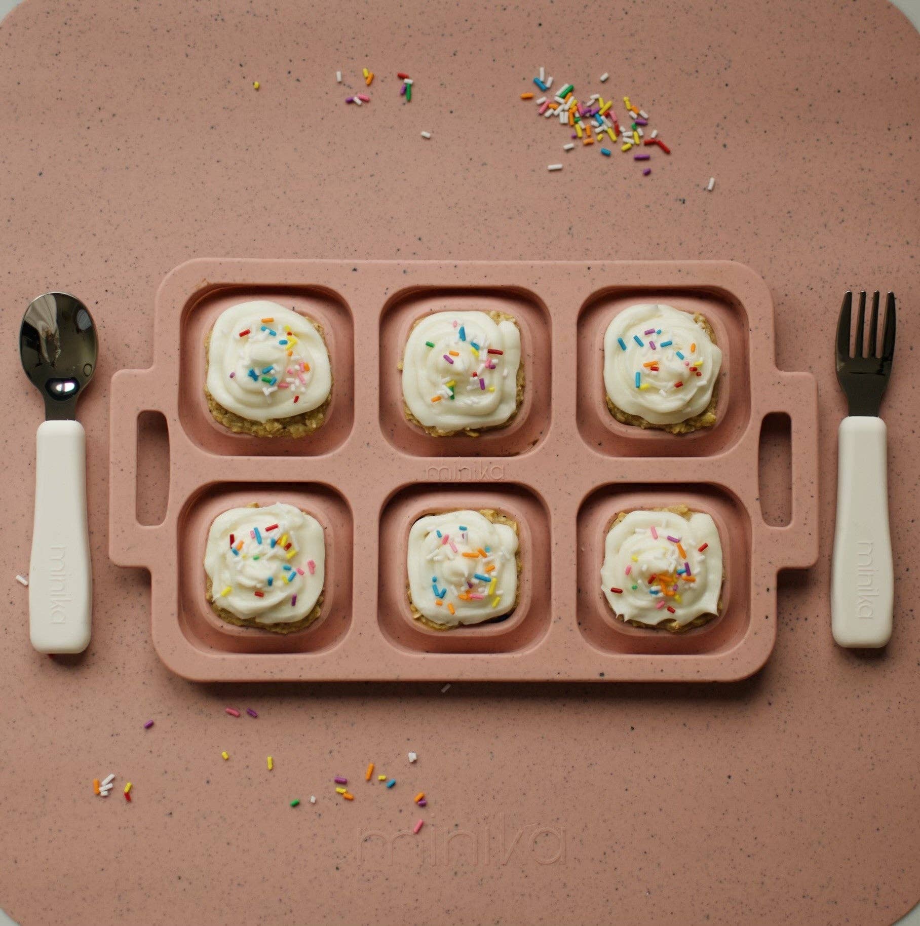 Minika - Wholesale Cupcake/Muffin Pan - Foldable cupcake mould - Stone2