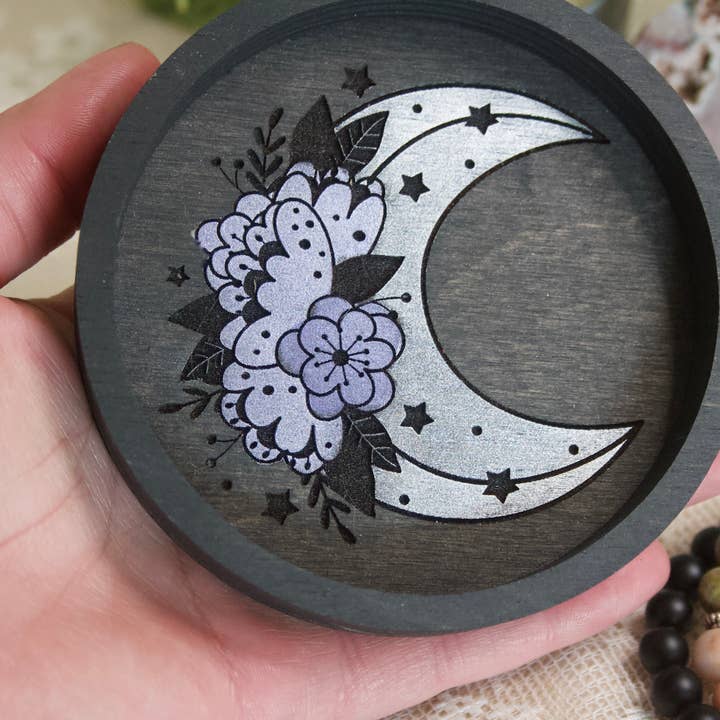 Plat à bijoux Crescent Moon pour la vente par Topaz & Pine