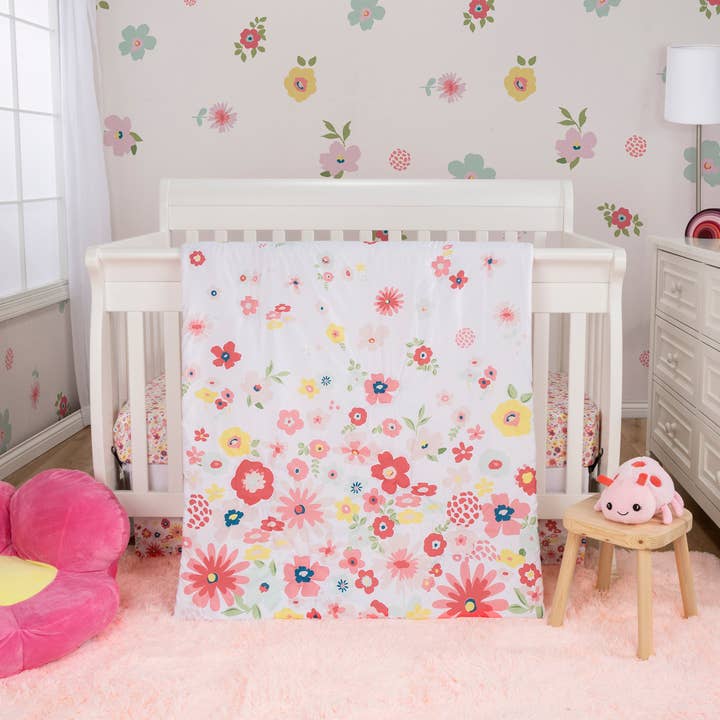 Floral Sprinkles 4-delige beddengoedset voor wiegjes van Sammy & Lou® voor wholesale door Trend Lab