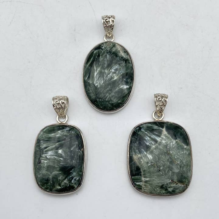Set of 3 Silver Pendants - Seraphinite No. 1 for wholesale by Minéraux d'ailleurs