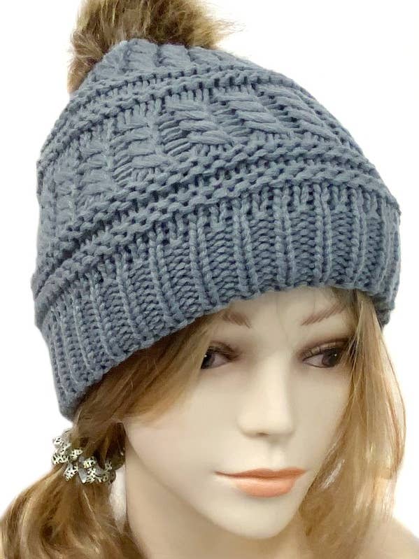 Gorro con pompón de piel sintética para venta al por mayor de Suzie Q USA
